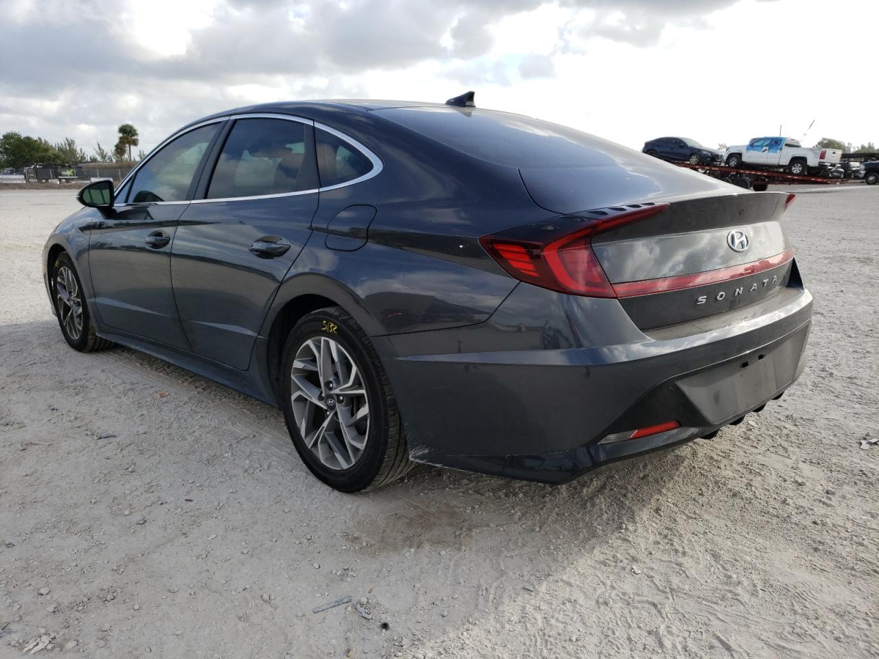 Photo 3 from auction – 2021 HYUNDAI SONATA SEL with VIN 5NPEL4JA4MH071237