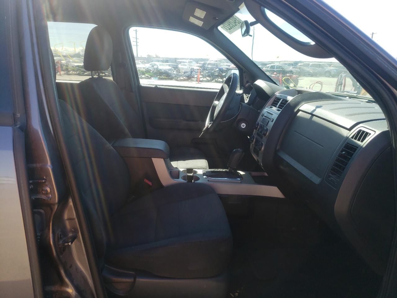 Photo 5 from auction – 2011 FORD ESCAPE XLT with VIN 1FMCU0D73BKB05000