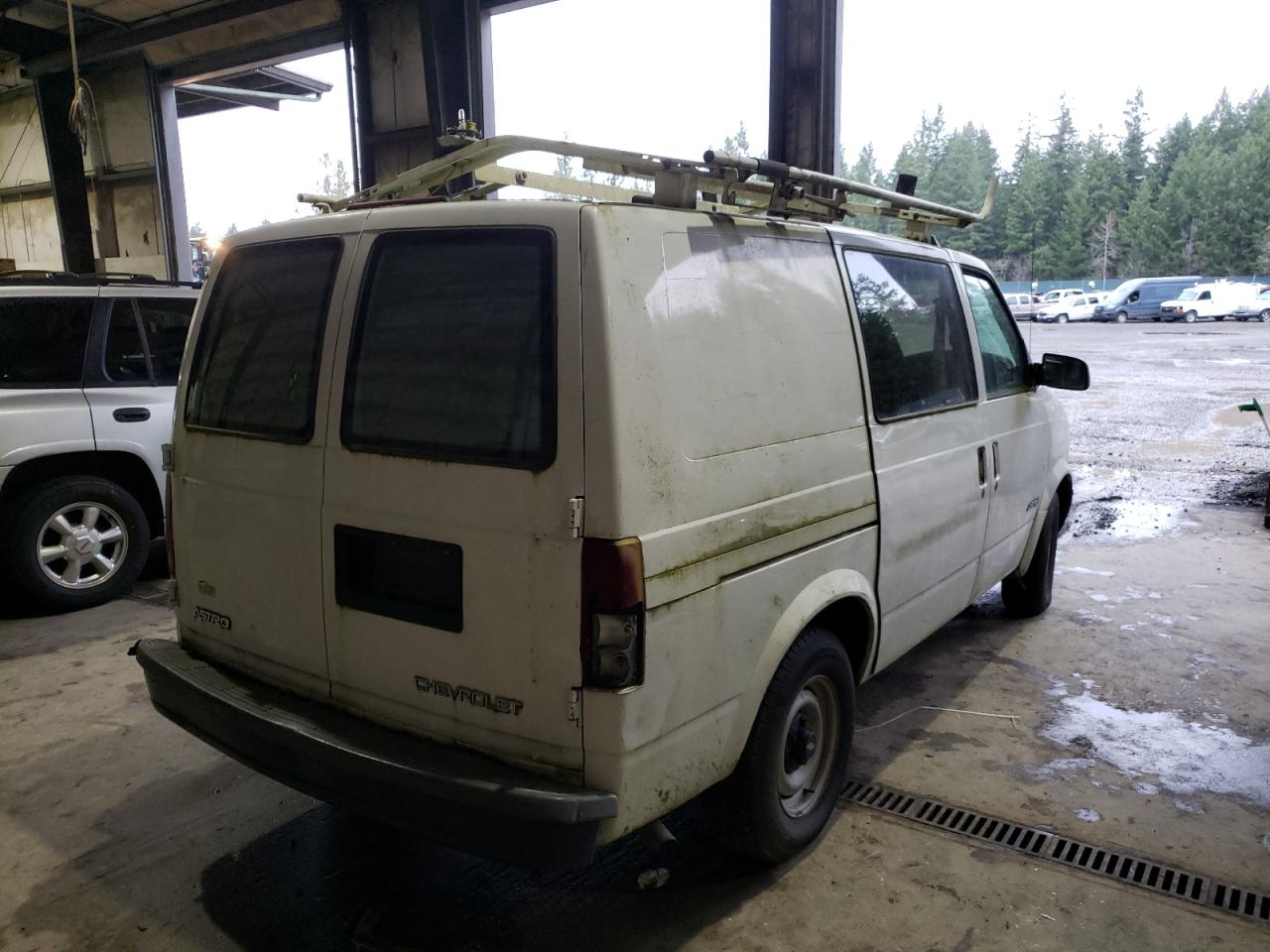 صورة رقم 4 من المزاد - 2000 CHEVROLET ASTRO مع VIN 1GCDM19W7YB162923