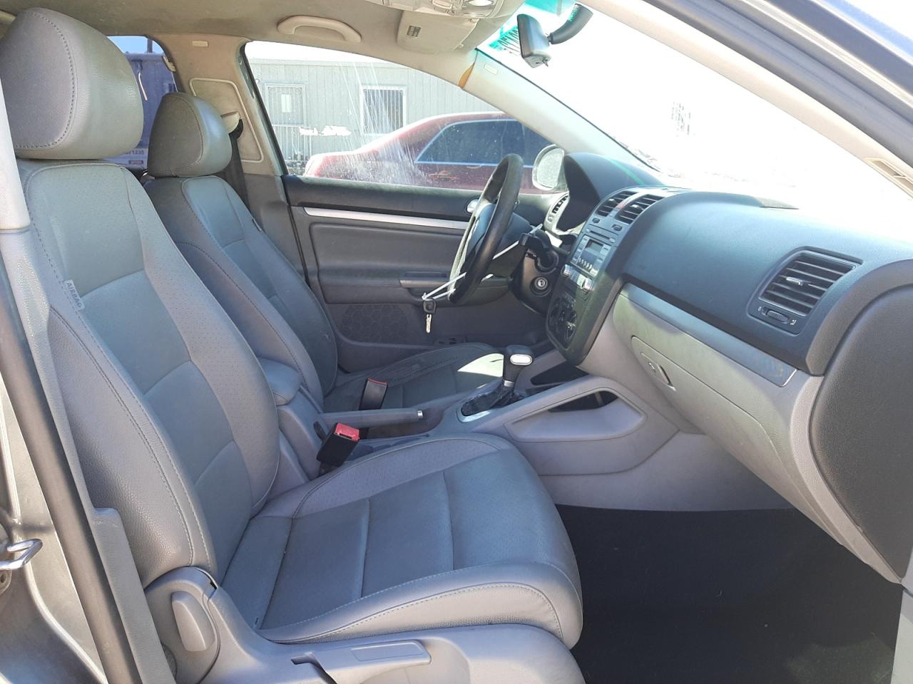 Photo 5 from auction – 2007 VOLKSWAGEN JETTA WOLF with VIN 3VWEF71K57M195336