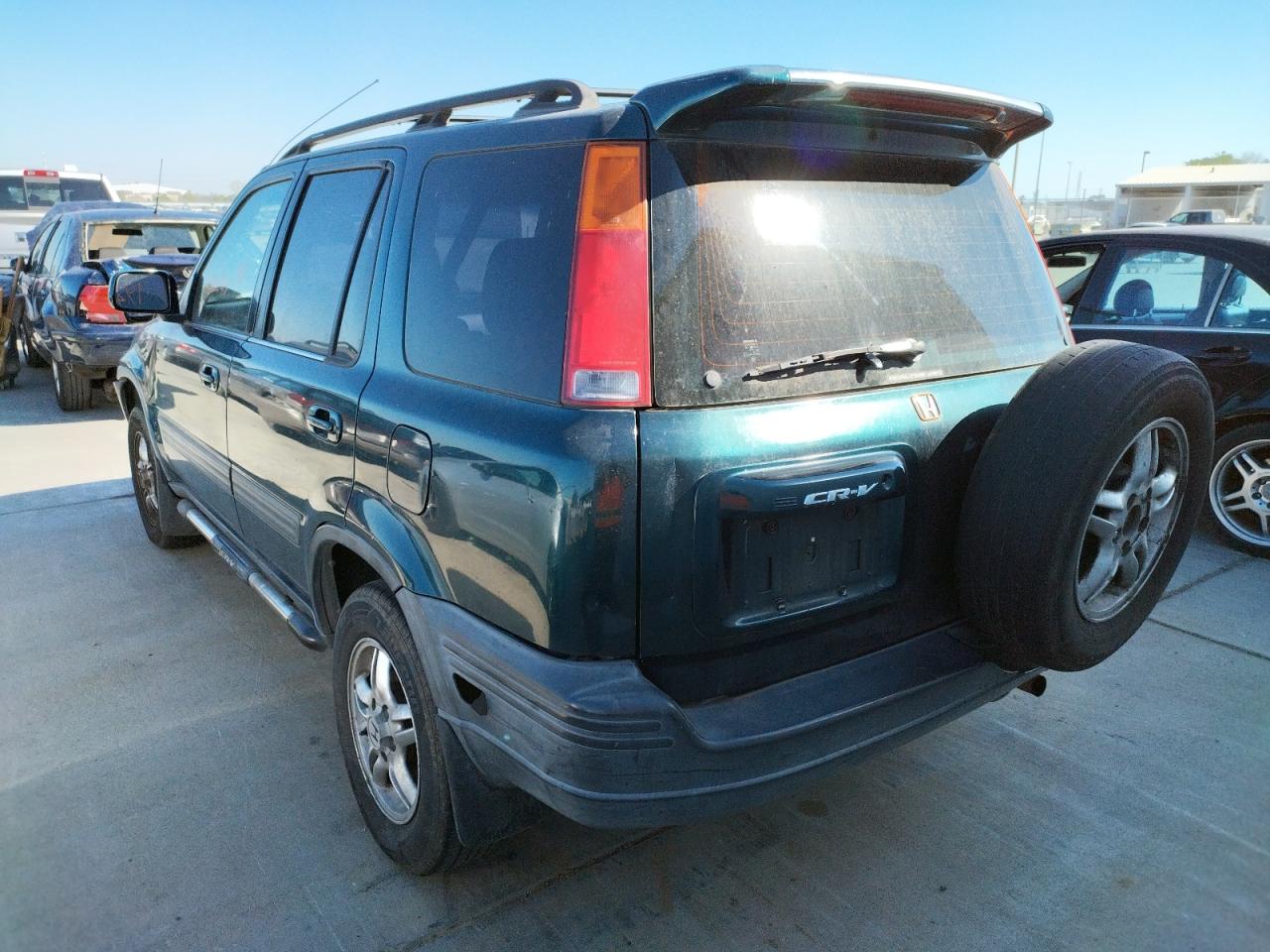 Photo 3 from auction – 1998 HONDA CR-V EX with VIN JHLRD1863WC083766