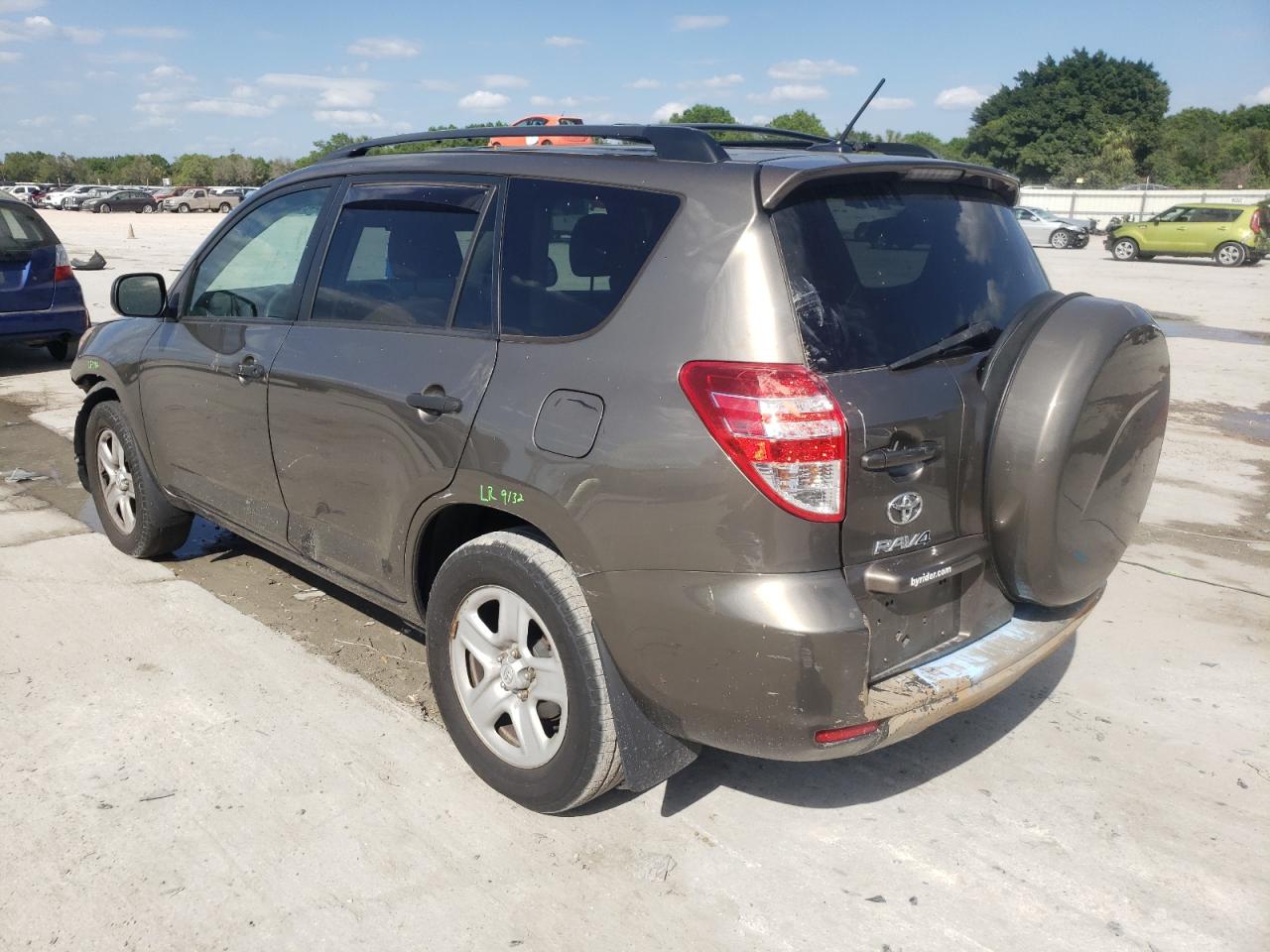Photo 3 from auction – 2011 TOYOTA RAV4 with VIN 2T3ZF4DV4BW070781