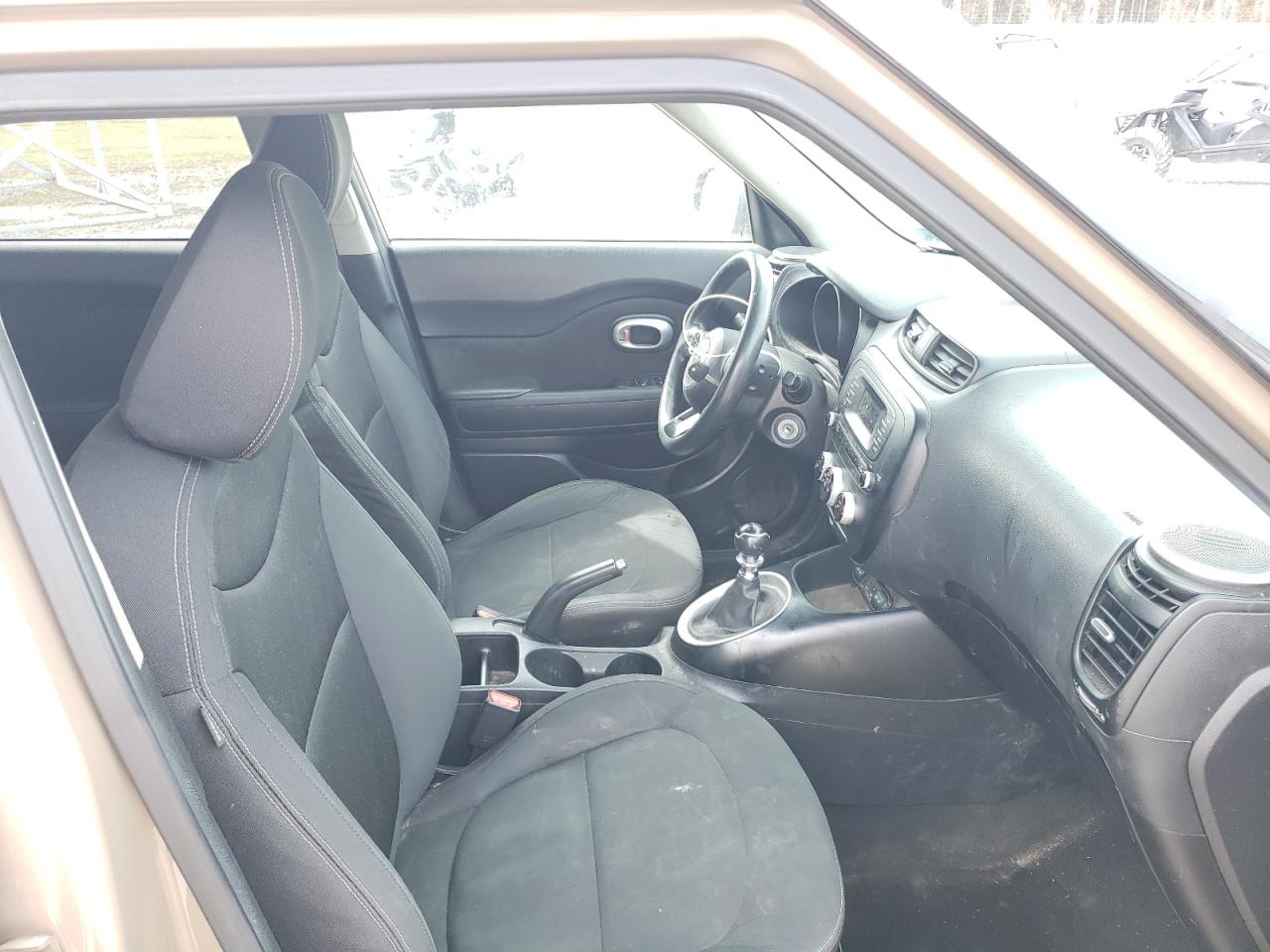 Photo 5 from auction – 2014 KIA SOUL with VIN KNDJN2A23E7093306