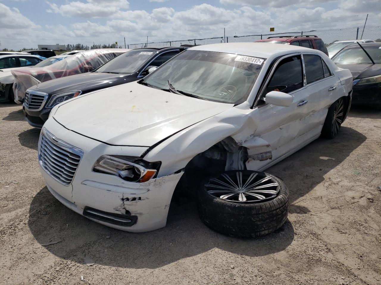 Photo 2 from auction – 2013 CHRYSLER 300 with VIN 2C3CCAAG0DH626661