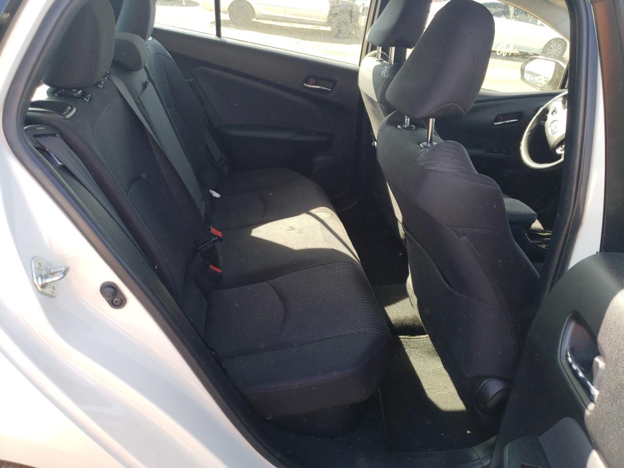 Photo 6 from auction – 2018 TOYOTA PRIUS with VIN JTDKARFU5J3552744