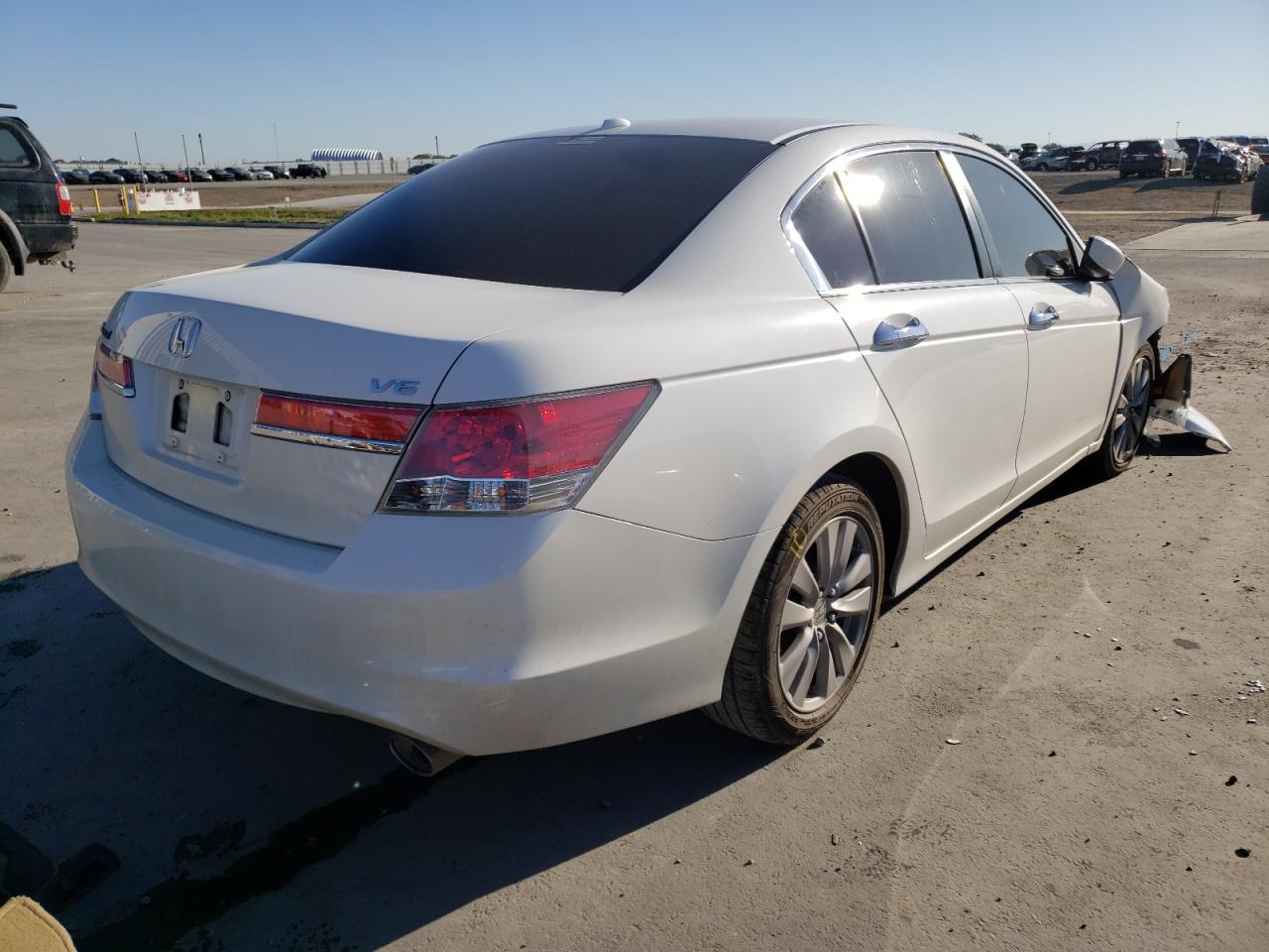Photo 4 from auction – 2011 HONDA ACCORD EXL with VIN 1HGCP3F85BA025210