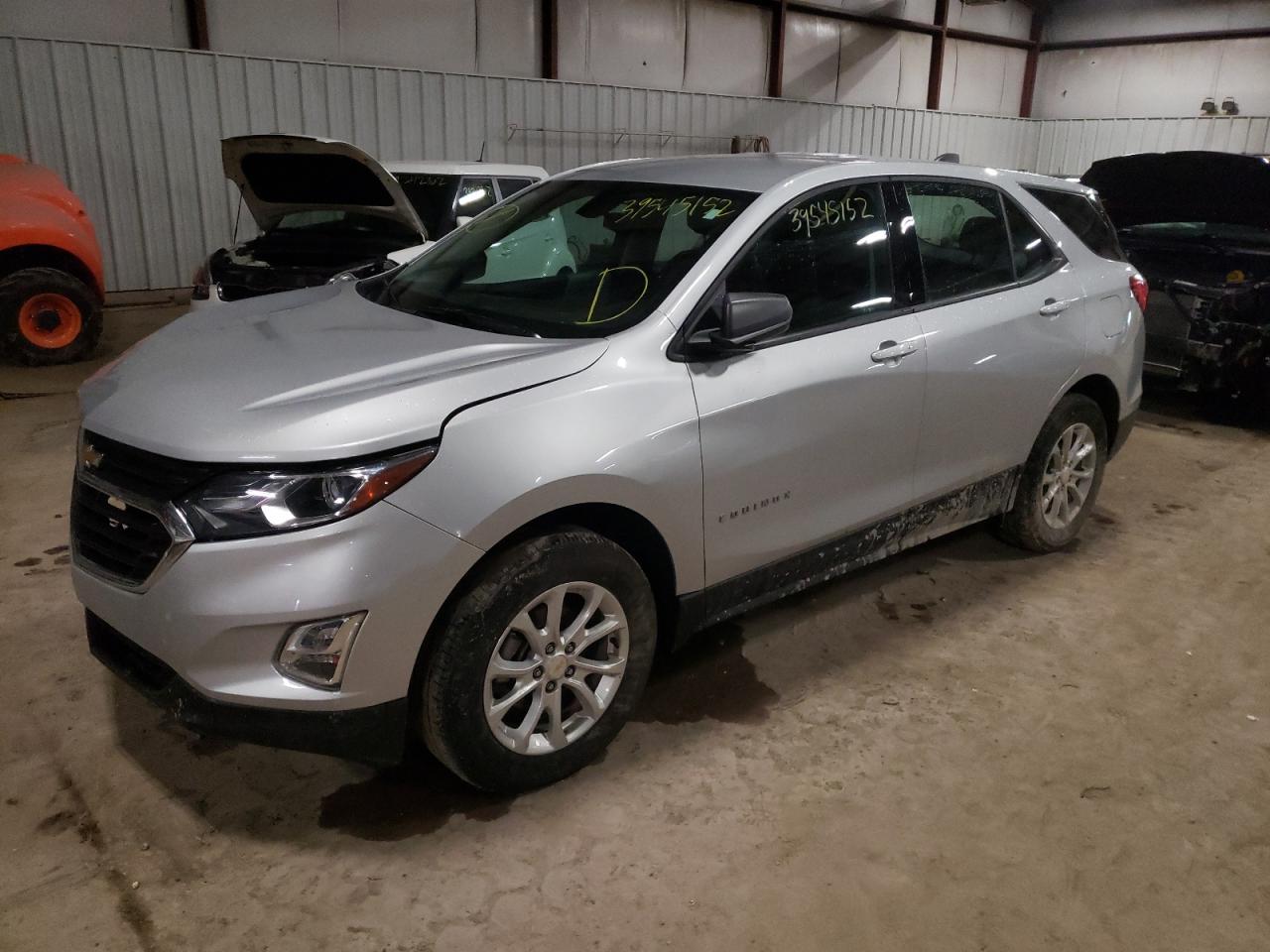 Photo 2 from auction – 2018 CHEVROLET EQUINOX LS with VIN 2GNAXREV5J6151070