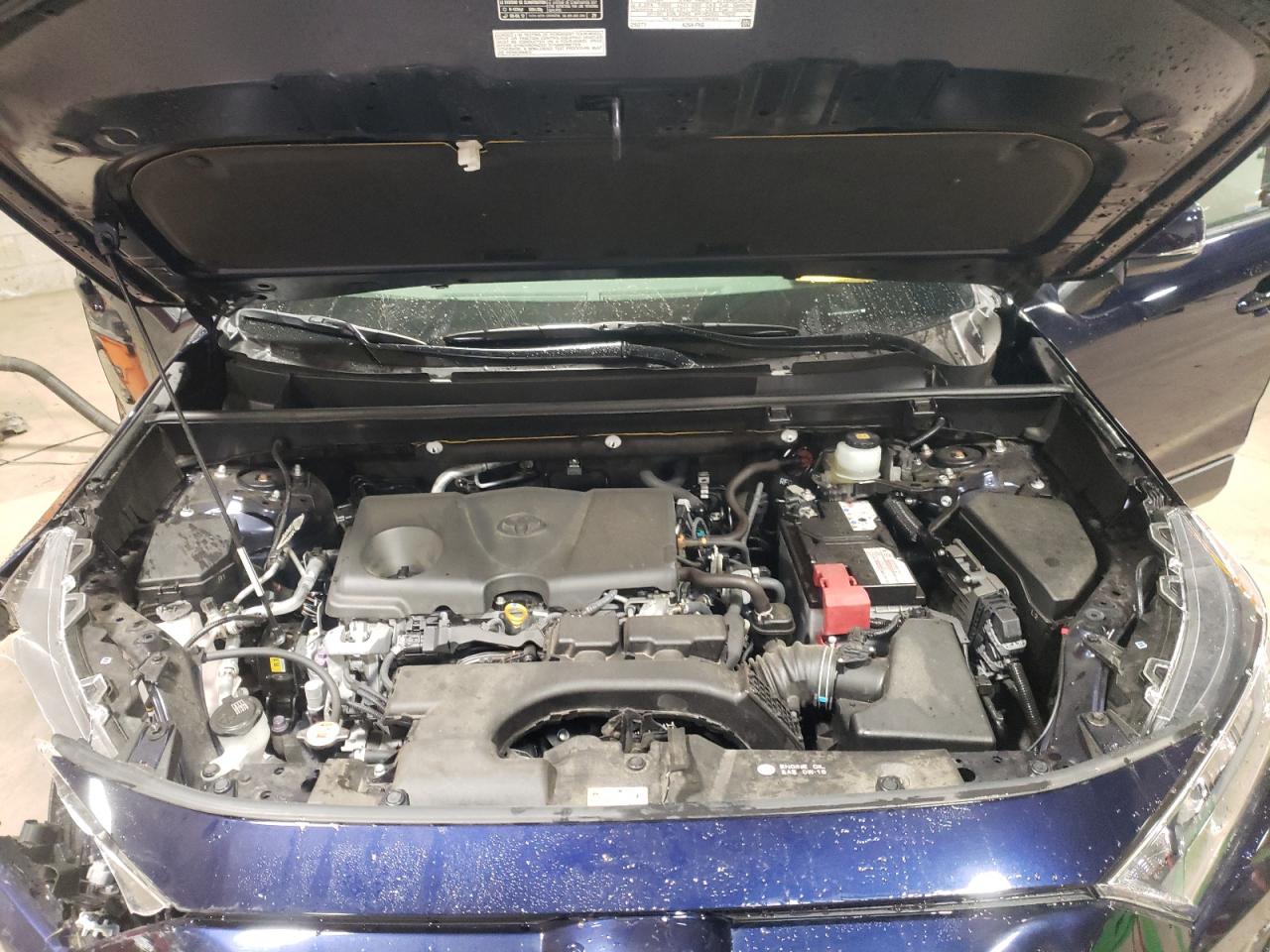 Photo 7 from auction – 2020 TOYOTA RAV4 XLE with VIN JTMP1RFV4LD524753