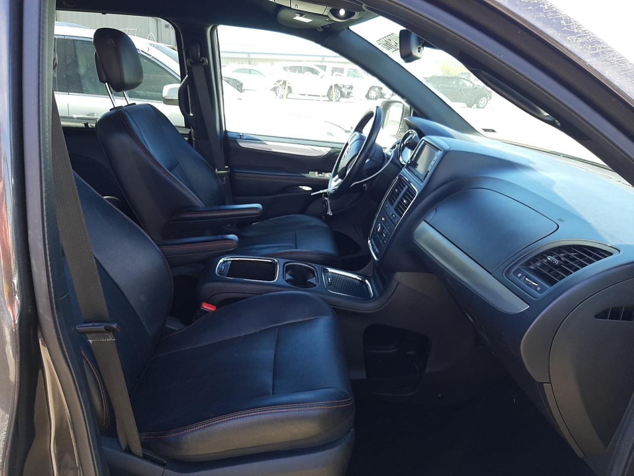 Photo 5 from auction – 2019 DODGE GRAND CARA with VIN 2C4RDGEG5KR618076