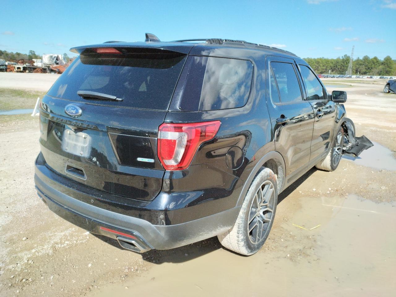 Photo 4 from auction – 2016 FORD EXPLORER S with VIN 1FM5K8GT7GGC32770