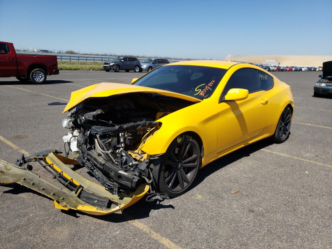 Photo 2 from auction – 2011 HYUNDAI GENESIS CO with VIN KMHHU6KH1BU062575