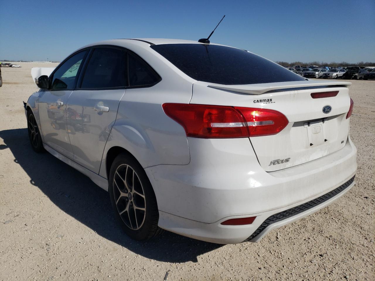 Photo 3 from auction – 2015 FORD FOCUS SE with VIN 1FADP3F28FL241177
