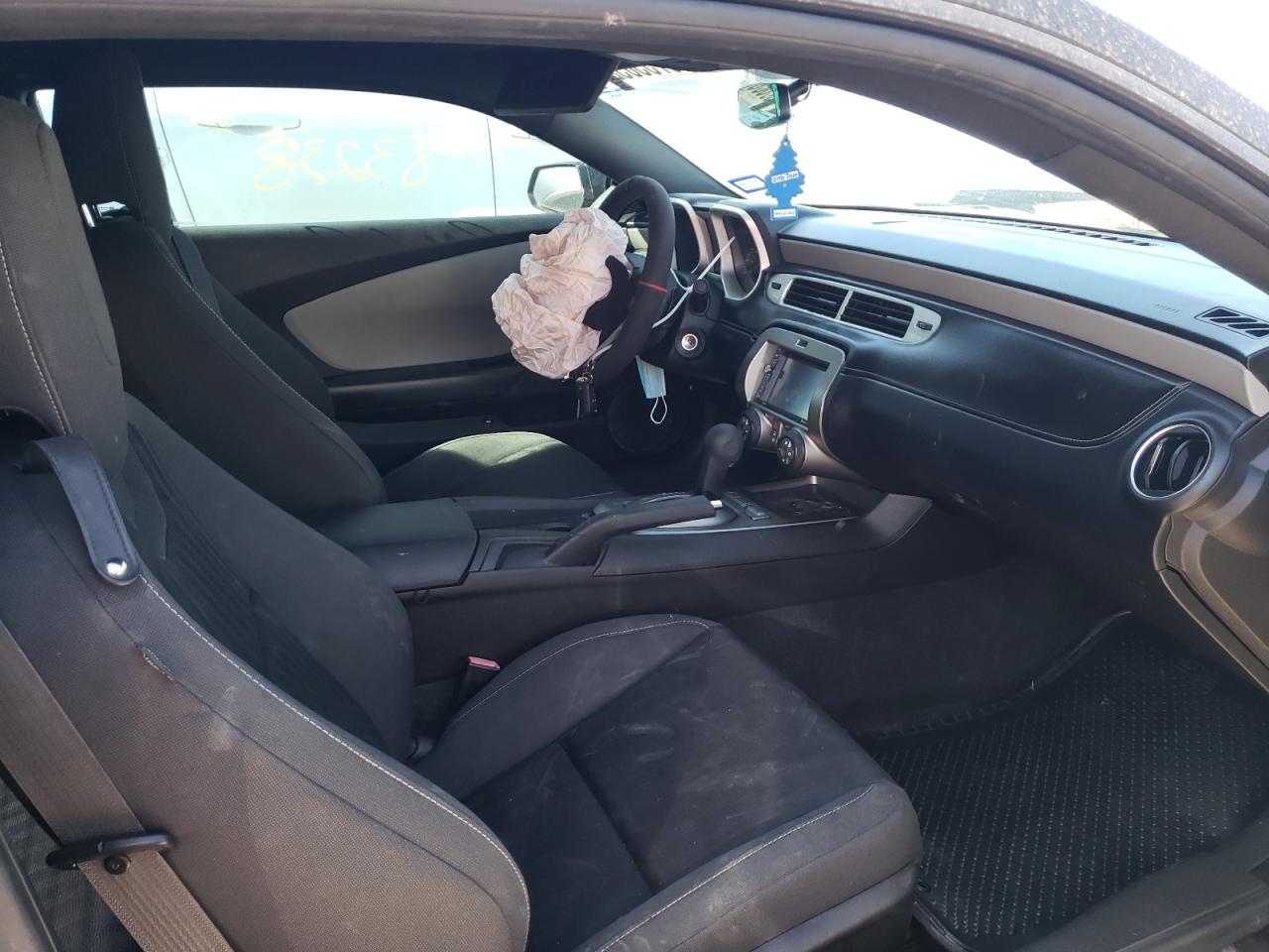 Photo 5 from auction – 2015 CHEVROLET CAMARO LS with VIN 2G1FB1E3XF9221674
