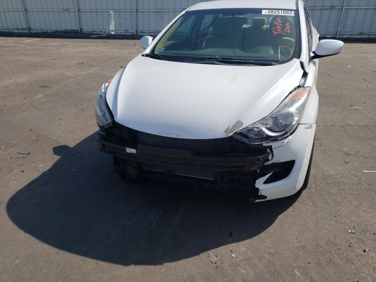 Photo 9 from auction – 2011 HYUNDAI ELANTRA GL with VIN 5NPDH4AE0BH024252