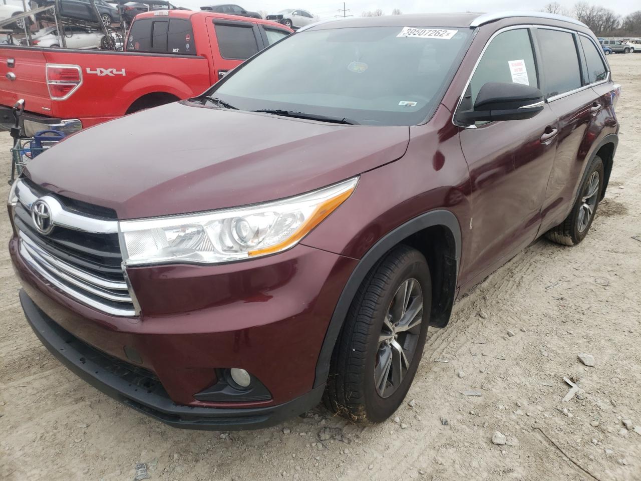 Photo 2 from auction – 2016 TOYOTA HIGHLANDER with VIN 5TDJKRFH9GS329187