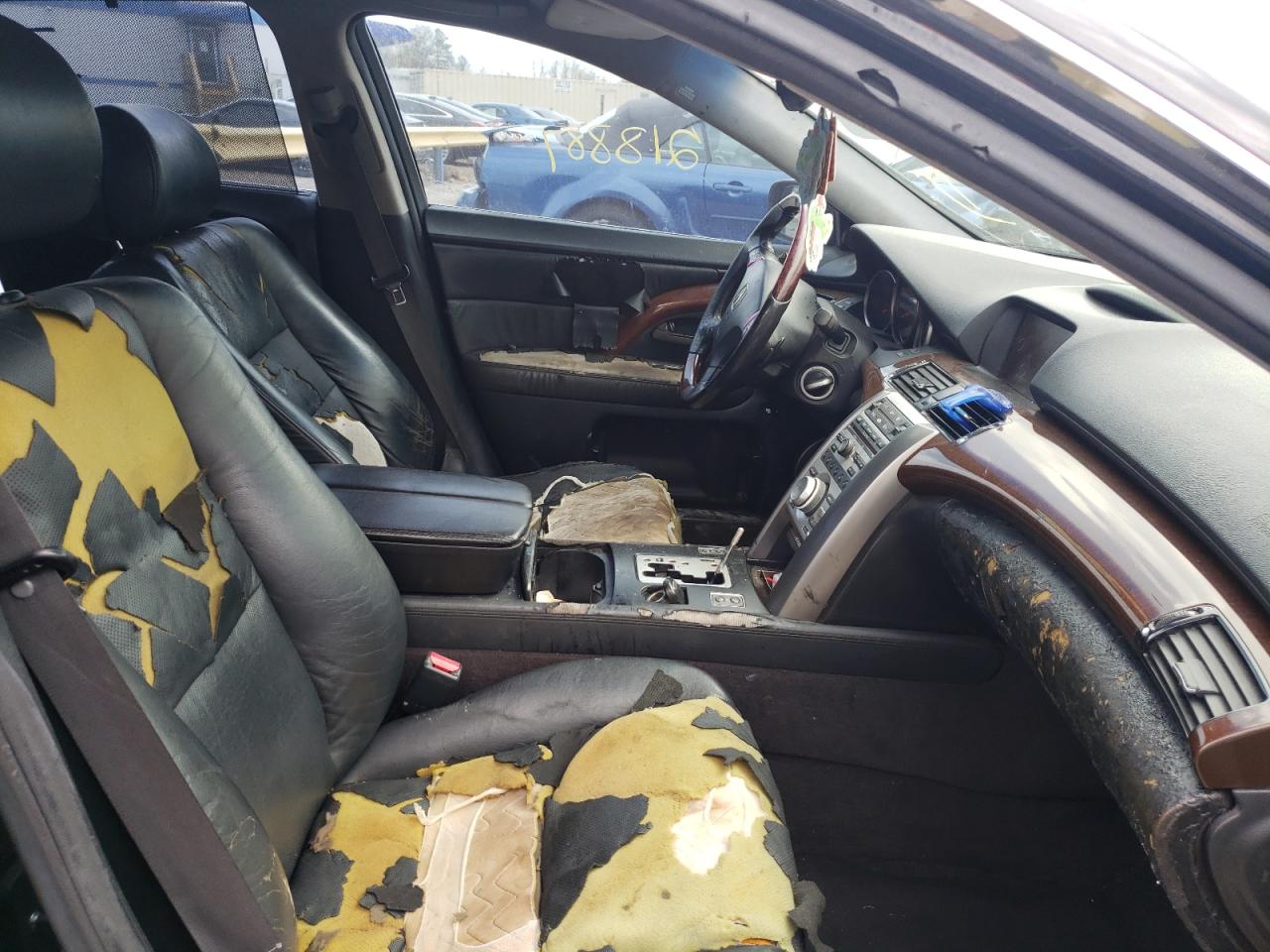 Photo 5 from auction – 2005 ACURA RL with VIN JH4KB16565C017367