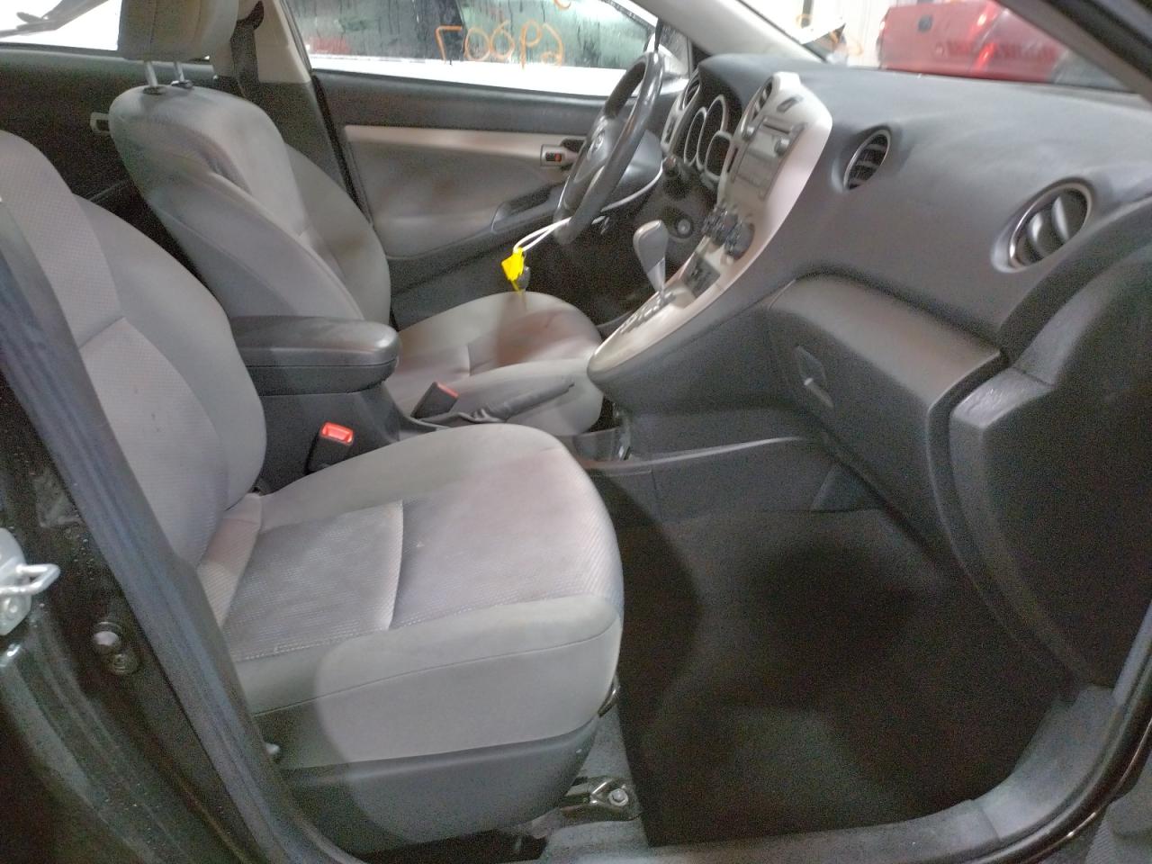 Photo 5 from auction – 2010 TOYOTA MATRIX with VIN 2T1KE4EE6AC035977