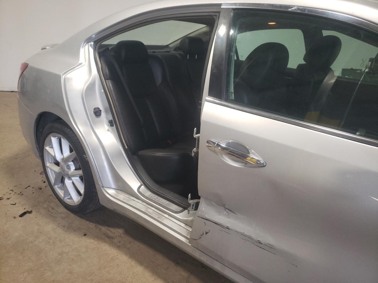 Photo 9 from auction – 2009 NISSAN MAXIMA with VIN 1N4AA51E09C814109