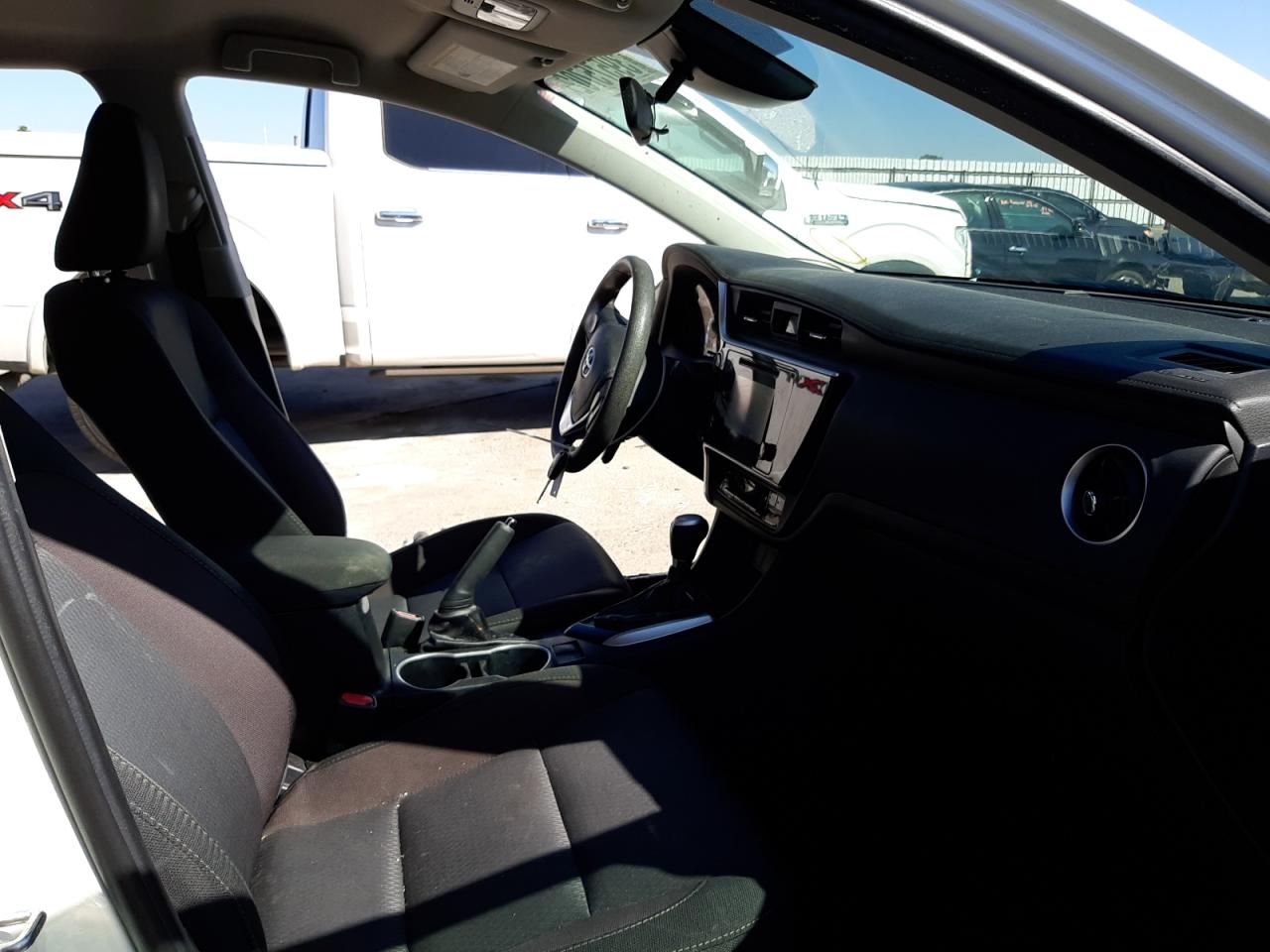 Photo 5 from auction – 2018 TOYOTA COROLLA L with VIN 2T1BURHE0JC023383