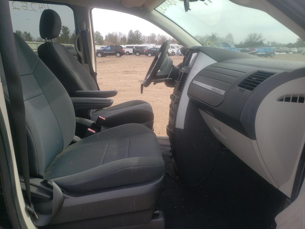 Foto 5 de la subasta – 2010 DODGE GRAND CARA con VIN 2D4RN4DE3AR195026