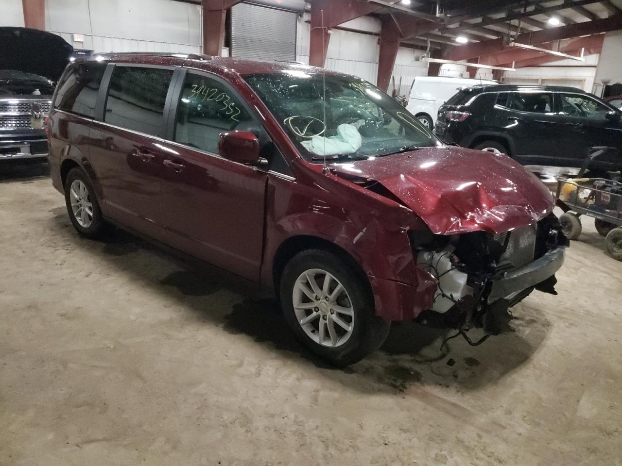 DODGE GRAND CARA 2019 with VIN 2C4RDGCG6KR611902 - Photo from auction