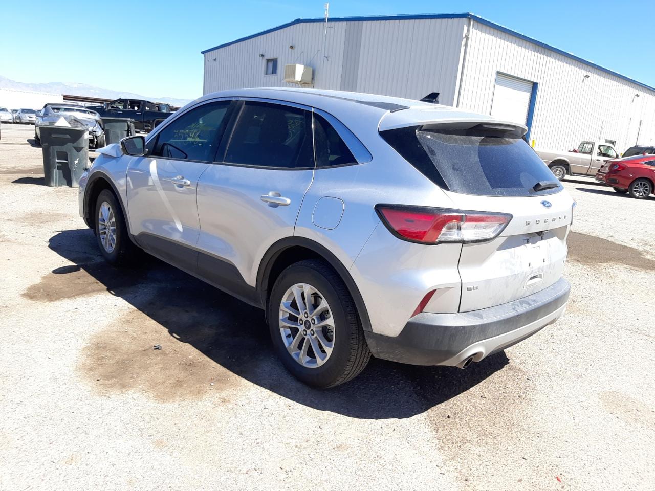 Photo 3 from auction – 2020 FORD ESCAPE SE with VIN 1FMCU9G63LUA79172