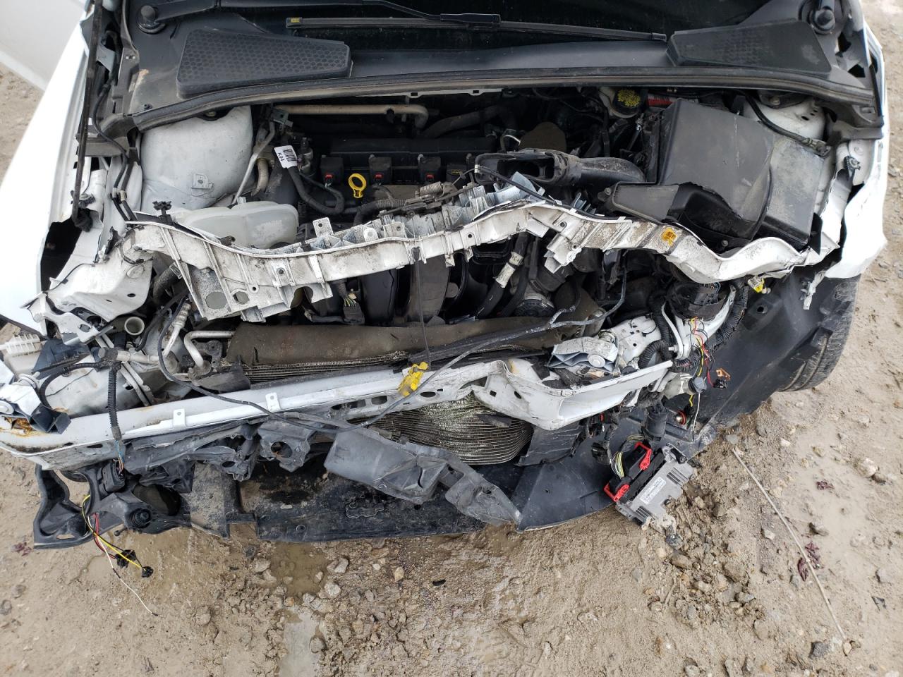 Photo 7 from auction – 2014 FORD FOCUS SE with VIN 1FADP3K2XEL413794