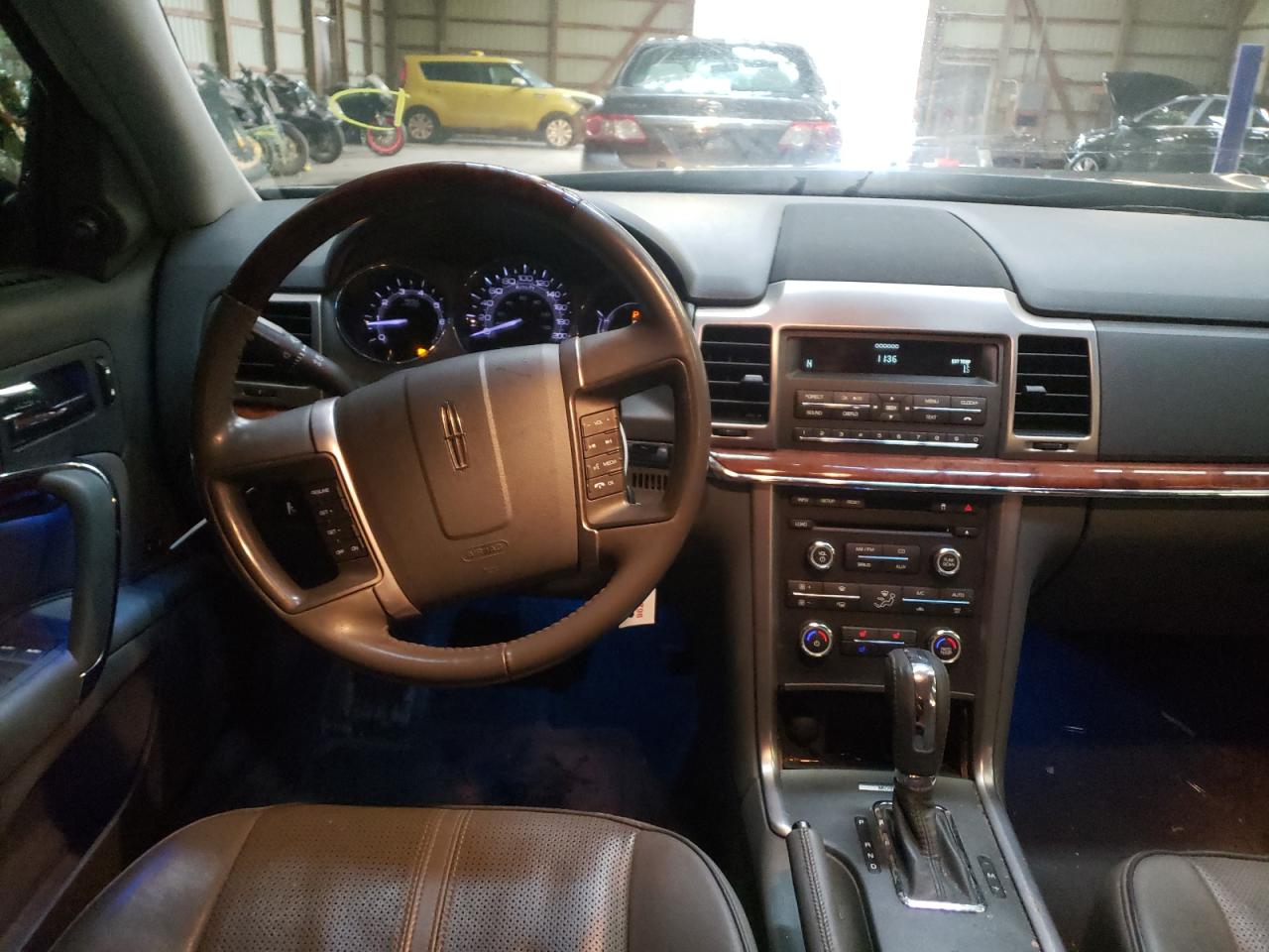 Photo 9 from auction – 2010 LINCOLN MKZ with VIN 3LNHL2GC3AR656552