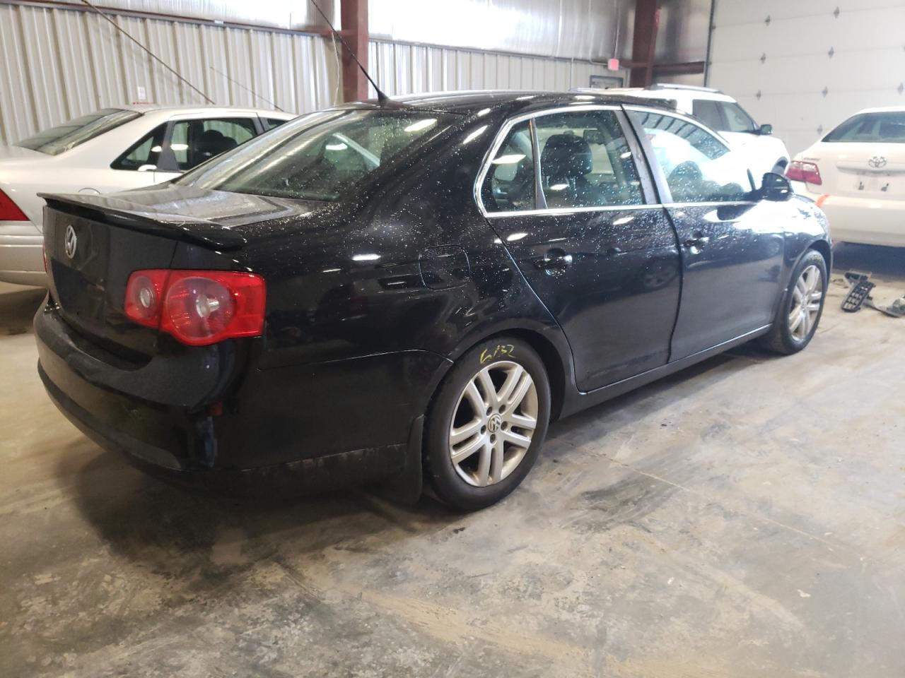 Photo 4 from auction – 2007 VOLKSWAGEN JETTA WOLF with VIN 3VWEF71K07M076075
