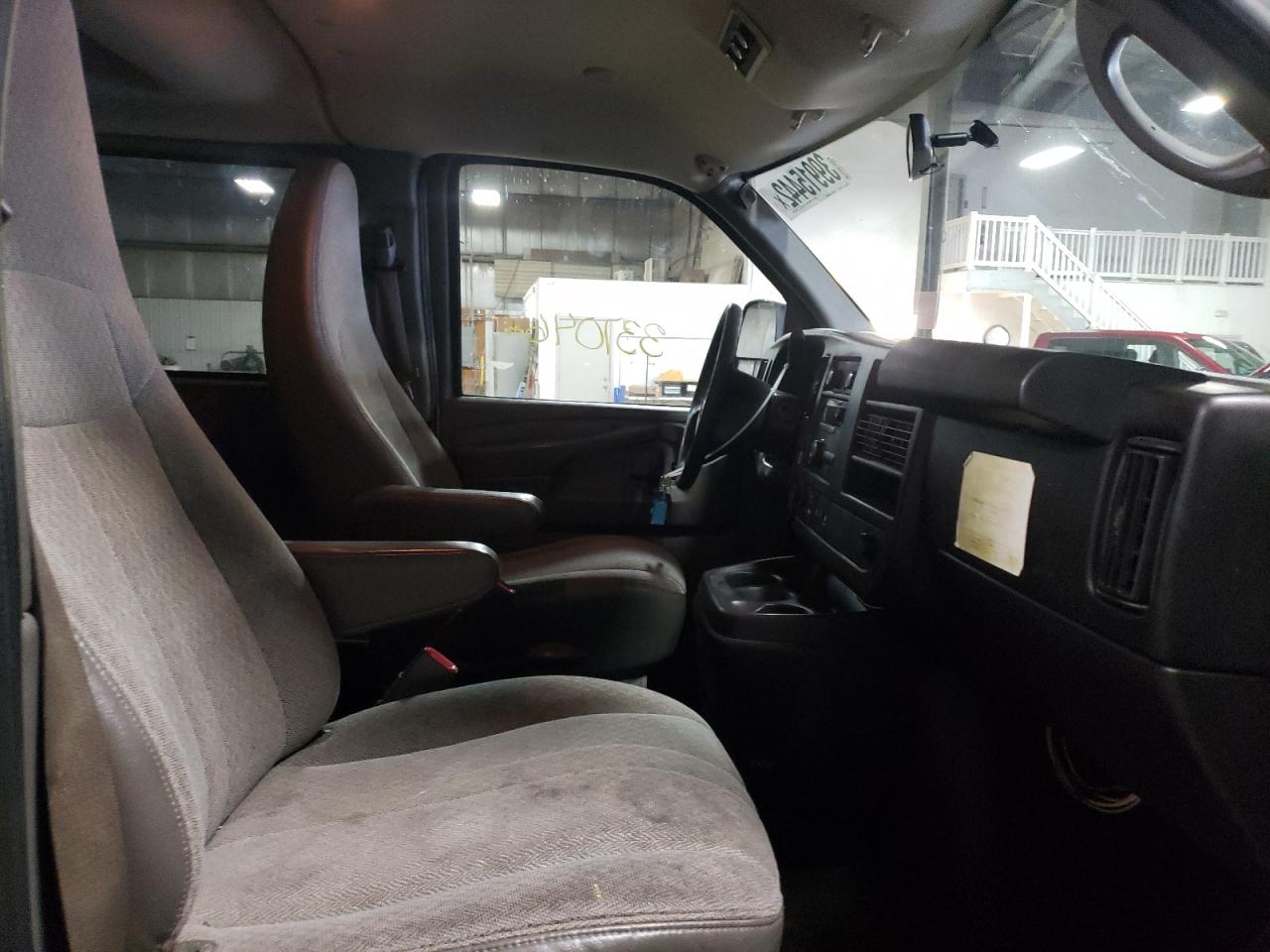 Photo 5 from auction – 2011 CHEVROLET EXPRESS G3 with VIN 1GAZG1FG2B1100815