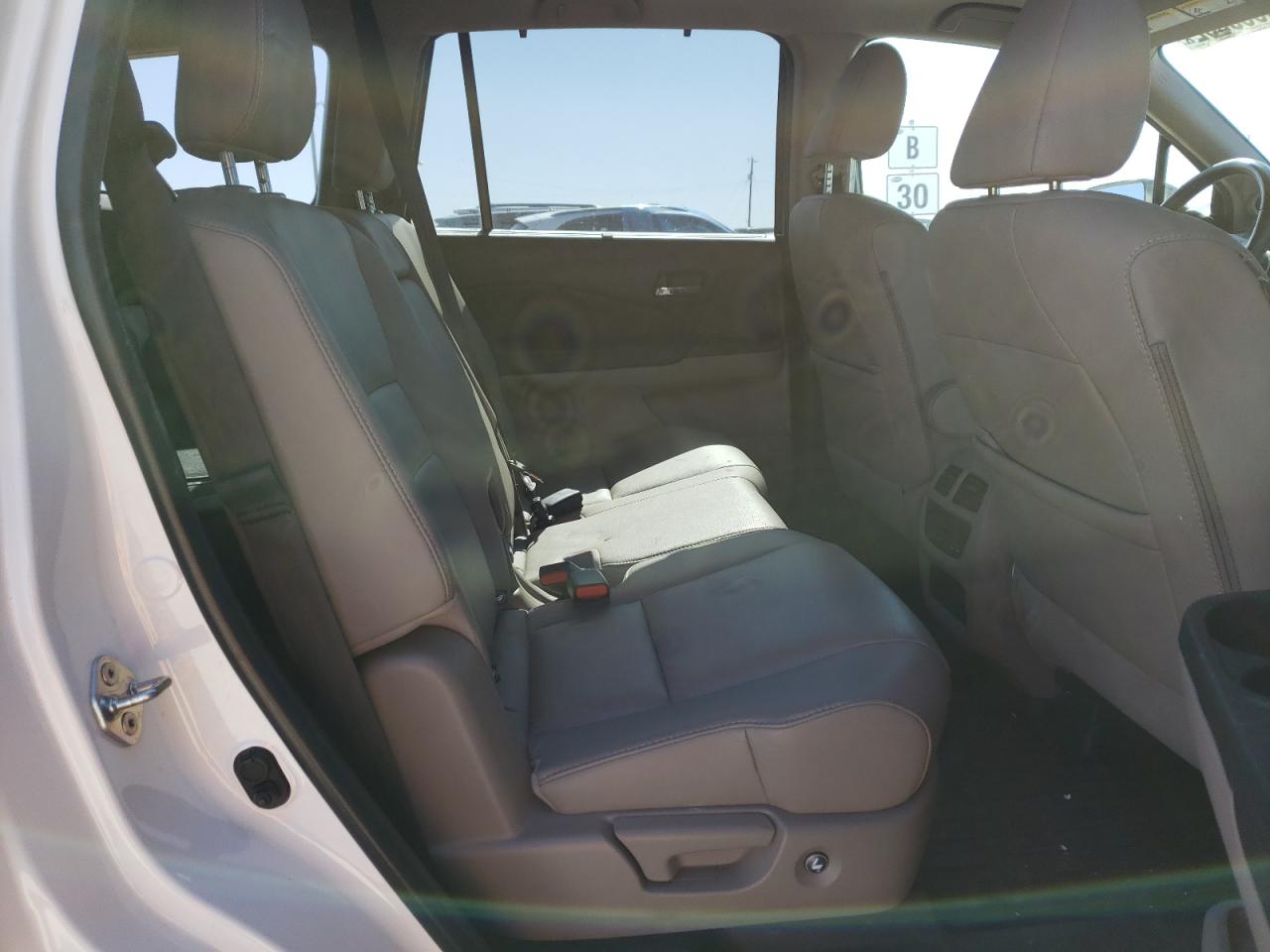 Photo 6 from auction – 2019 HONDA PILOT EXL with VIN 5FNYF5H53KB023498