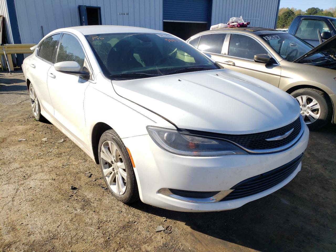 CHRYSLER 200 LIMITE 2015 with VIN 1C3CCCAB3FN593939 - Photo from auction