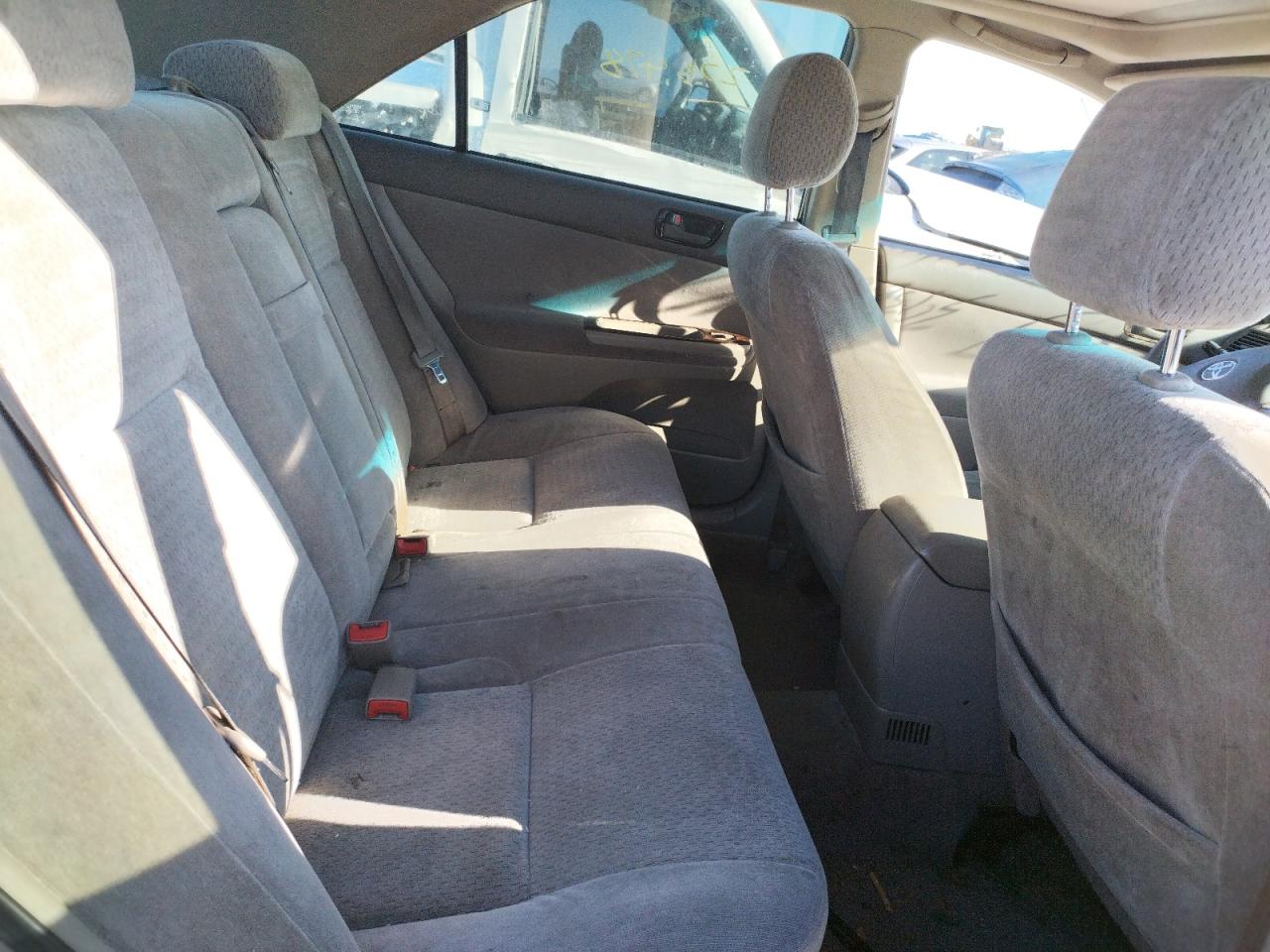 Photo 6 from auction – 2002 TOYOTA CAMRY LE with VIN JTDBE32K220101747