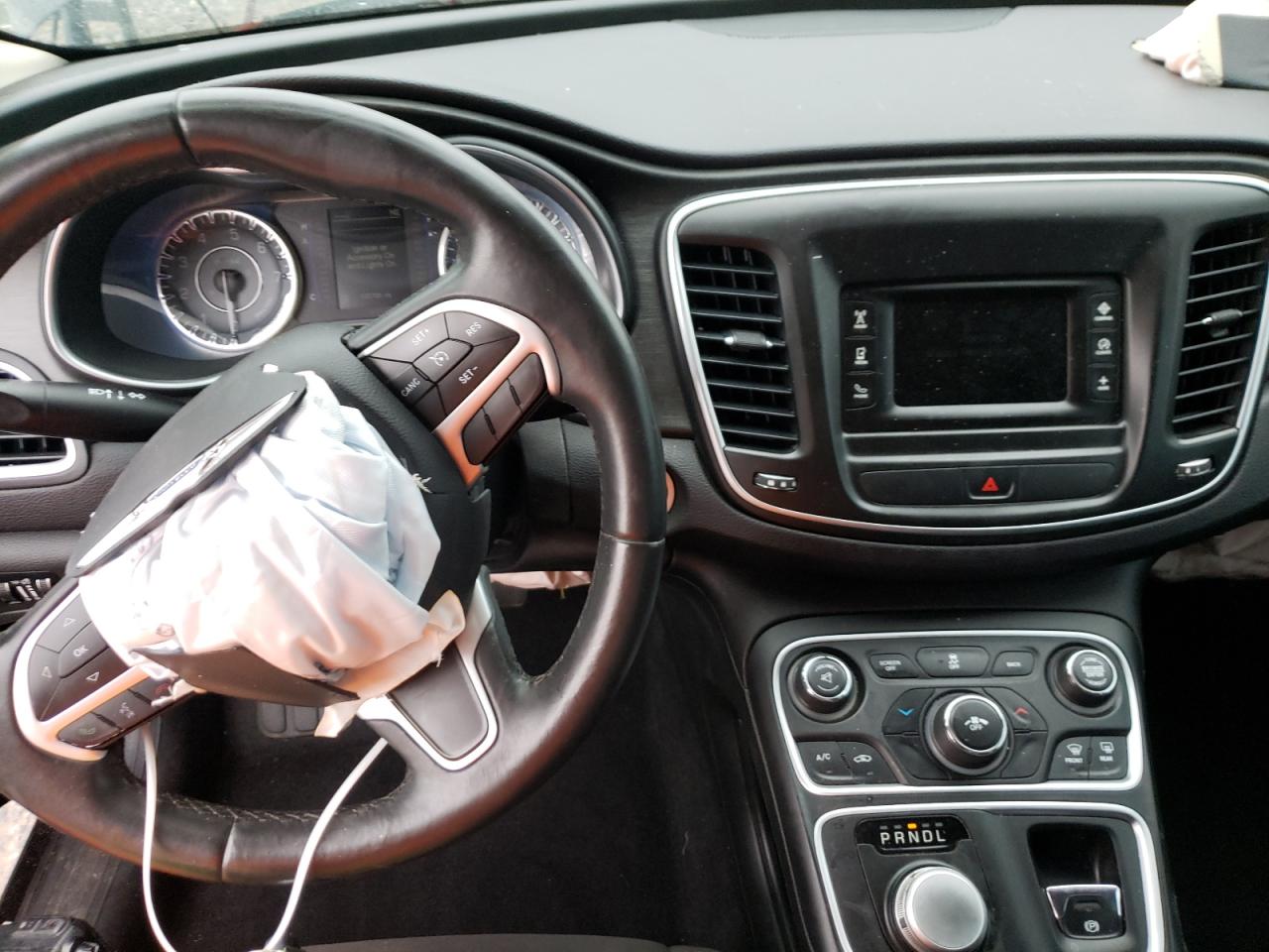 Photo 9 from auction – 2015 CHRYSLER 200 LIMITE with VIN 1C3CCCAB4FN598938