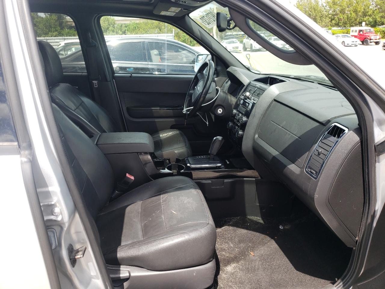 Photo 5 from auction – 2011 FORD ESCAPE LIM with VIN 1FMCU9E79BKC12300