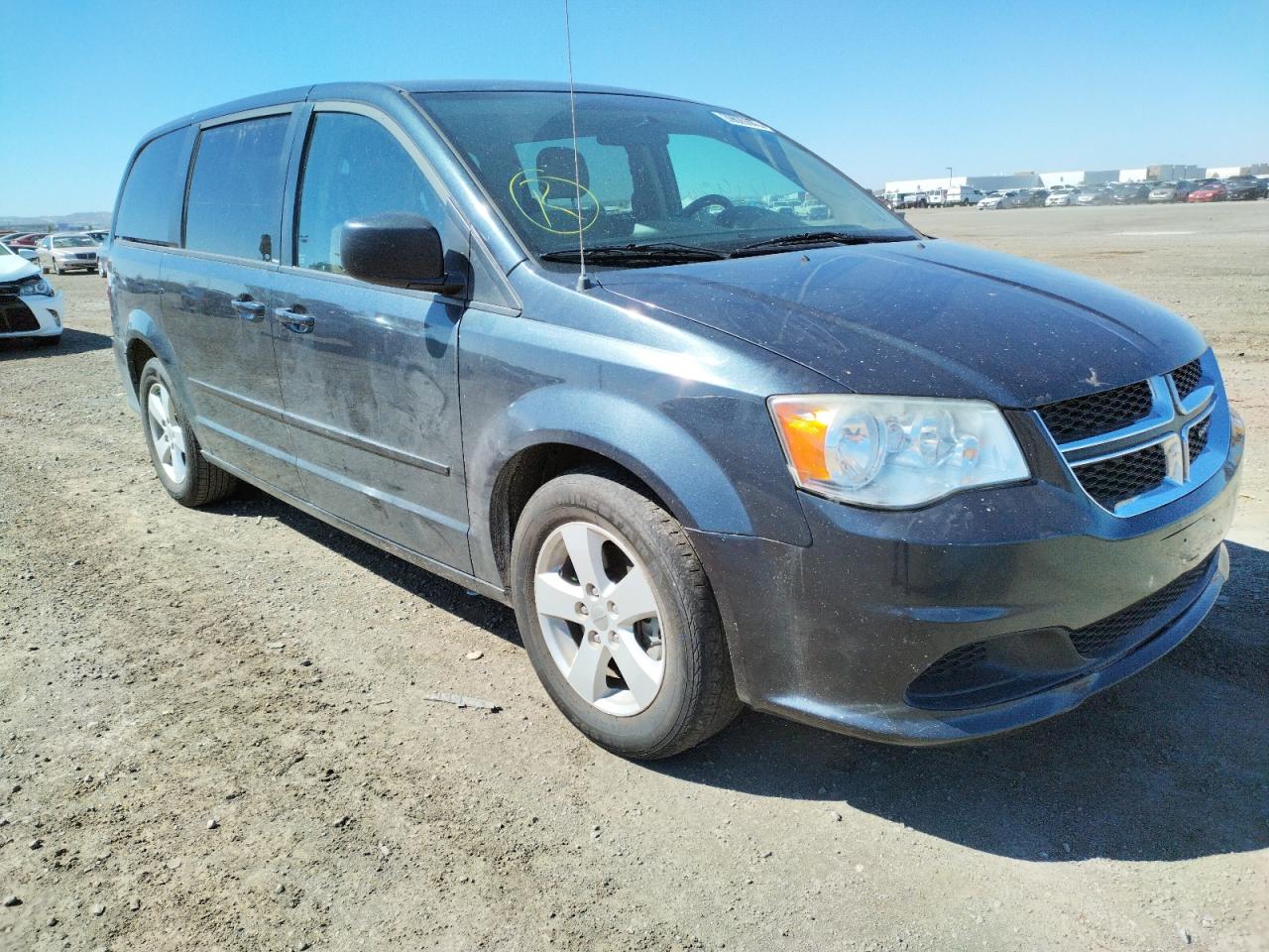 DODGE CARAVAN 2013 with VIN 2C4RDGBG2DR788564 - Photo from auction