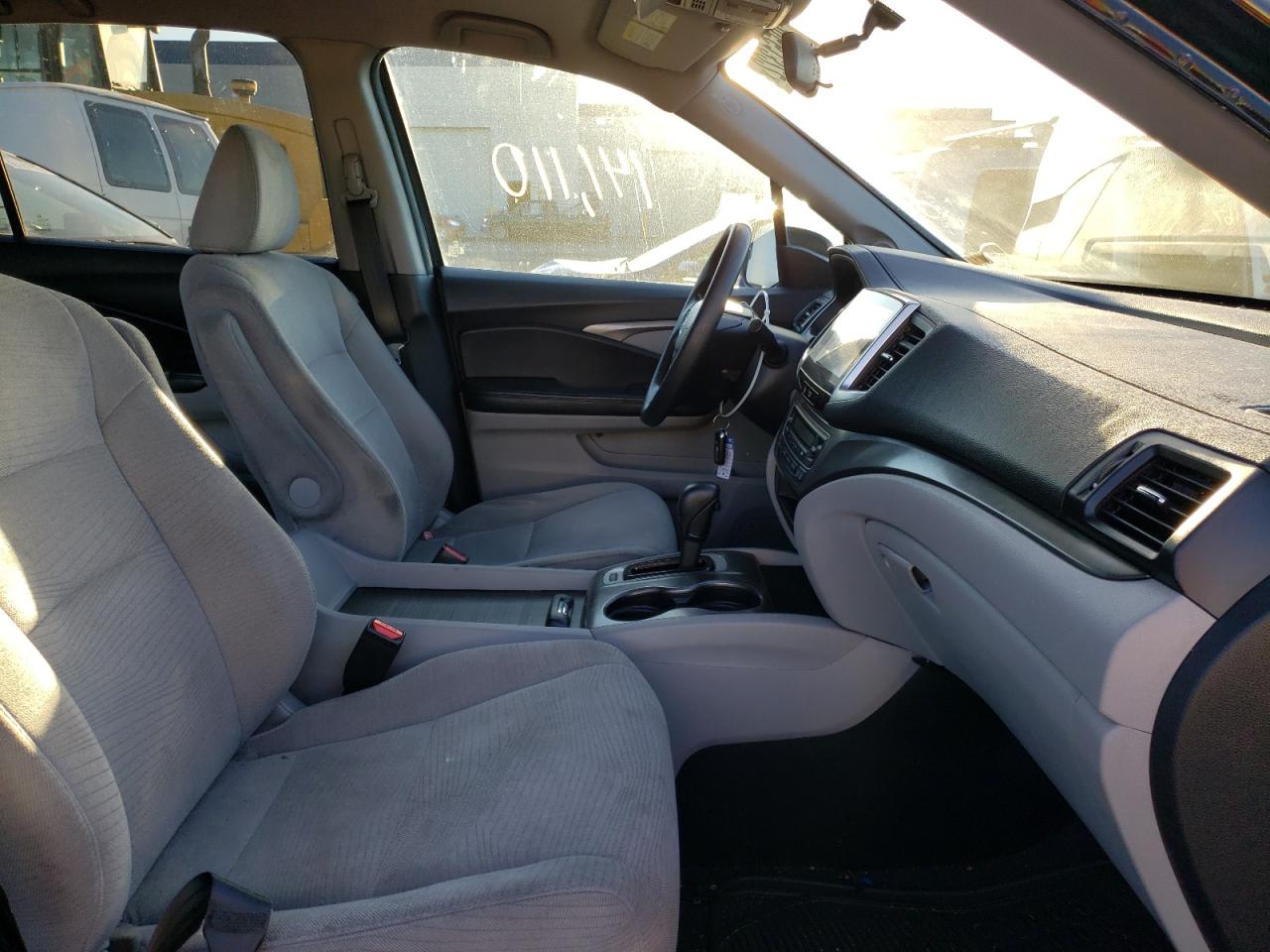 Photo 5 from auction – 2016 HONDA PILOT EX with VIN 5FNYF5H30GB016997