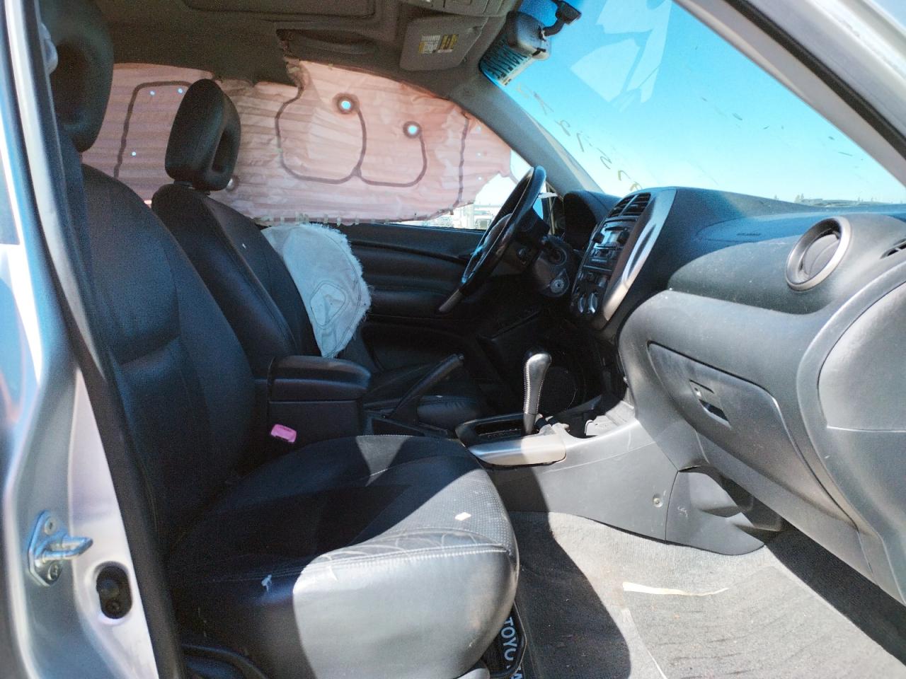 Photo 5 from auction – 2005 TOYOTA RAV4 with VIN JTEHD20VX50057954