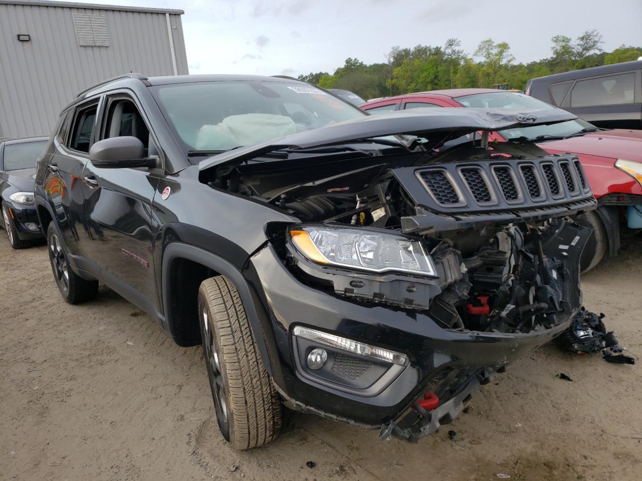JEEP COMPASS TR 2018 with VIN 3C4NJDDB0JT401770 - Photo from auction