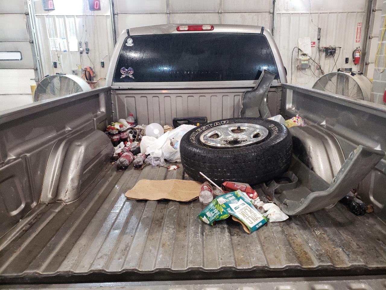 Photo 6 from auction – 2003 CHEVROLET SILVERADO with VIN 1GCEC14X03Z218594