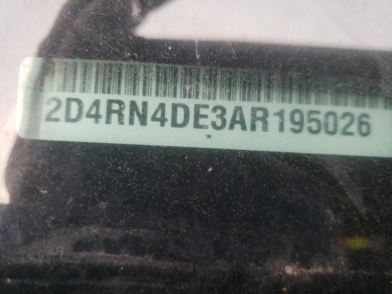 Photo 10 from auction – 2010 DODGE GRAND CARA with VIN 2D4RN4DE3AR195026