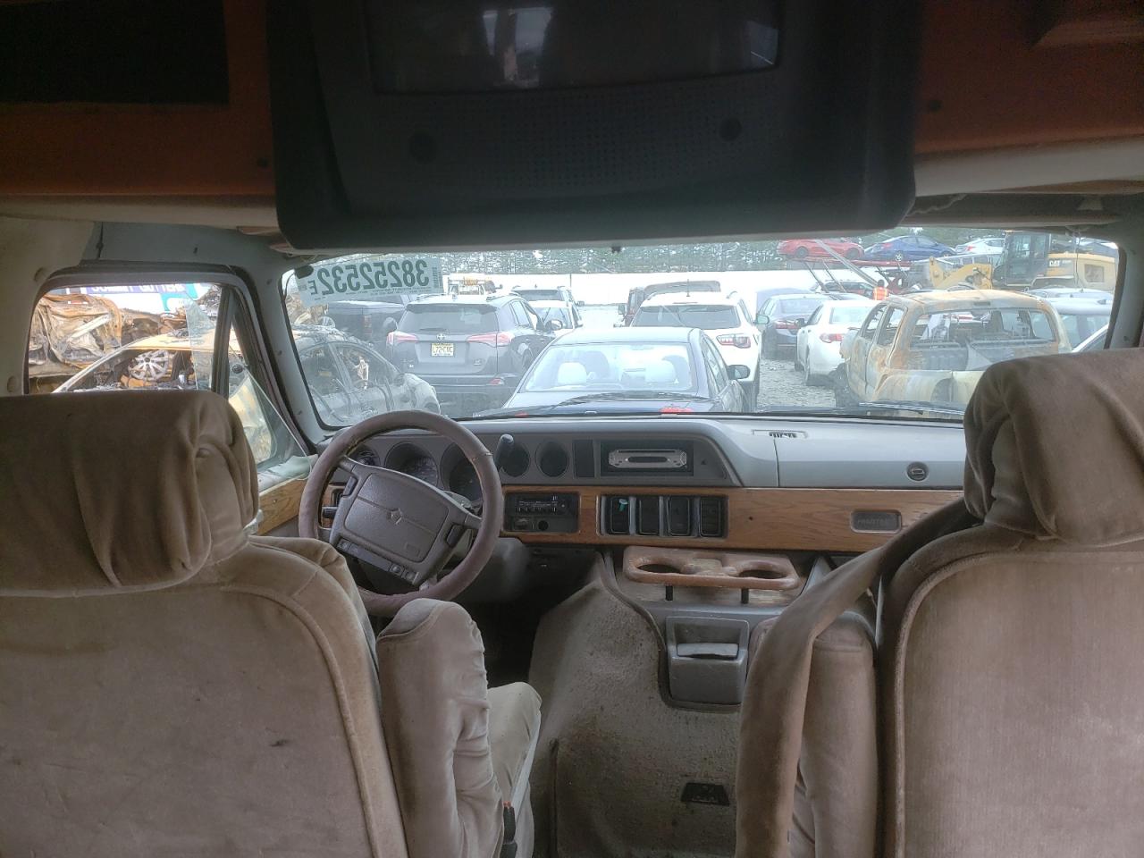 Photo 9 from auction – 1995 DODGE RAM VAN B2 with VIN 2B6HB21Y7SK563422