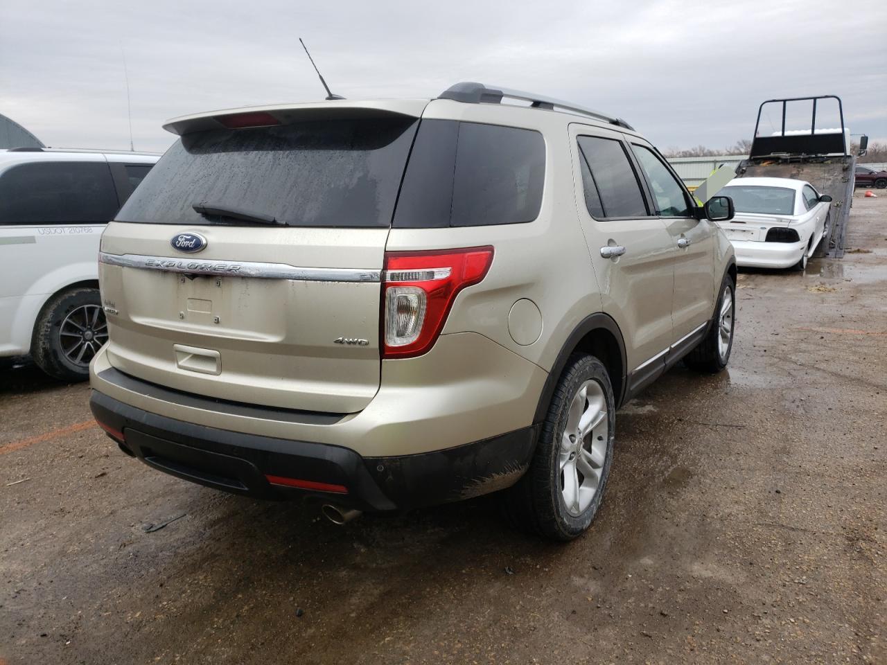Photo 4 from auction – 2011 FORD EXPLORER L with VIN 1FMHK8F88BGA22214