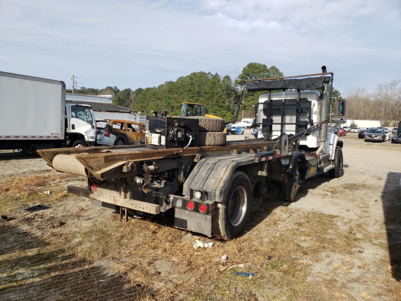 Photo 4 from auction – 2021 PETERBILT PETERBUILT with VIN 1NP3XJEX8MD677907