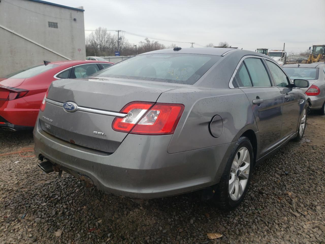 Photo 4 from auction – 2011 FORD TAURUS SEL with VIN 1FAHP2EW6BG100384