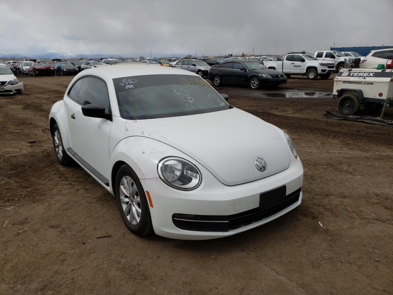 Photo 1 from auction – 2015 VOLKSWAGEN BEETLE 1.8 with VIN 3VWF17AT9FM637058