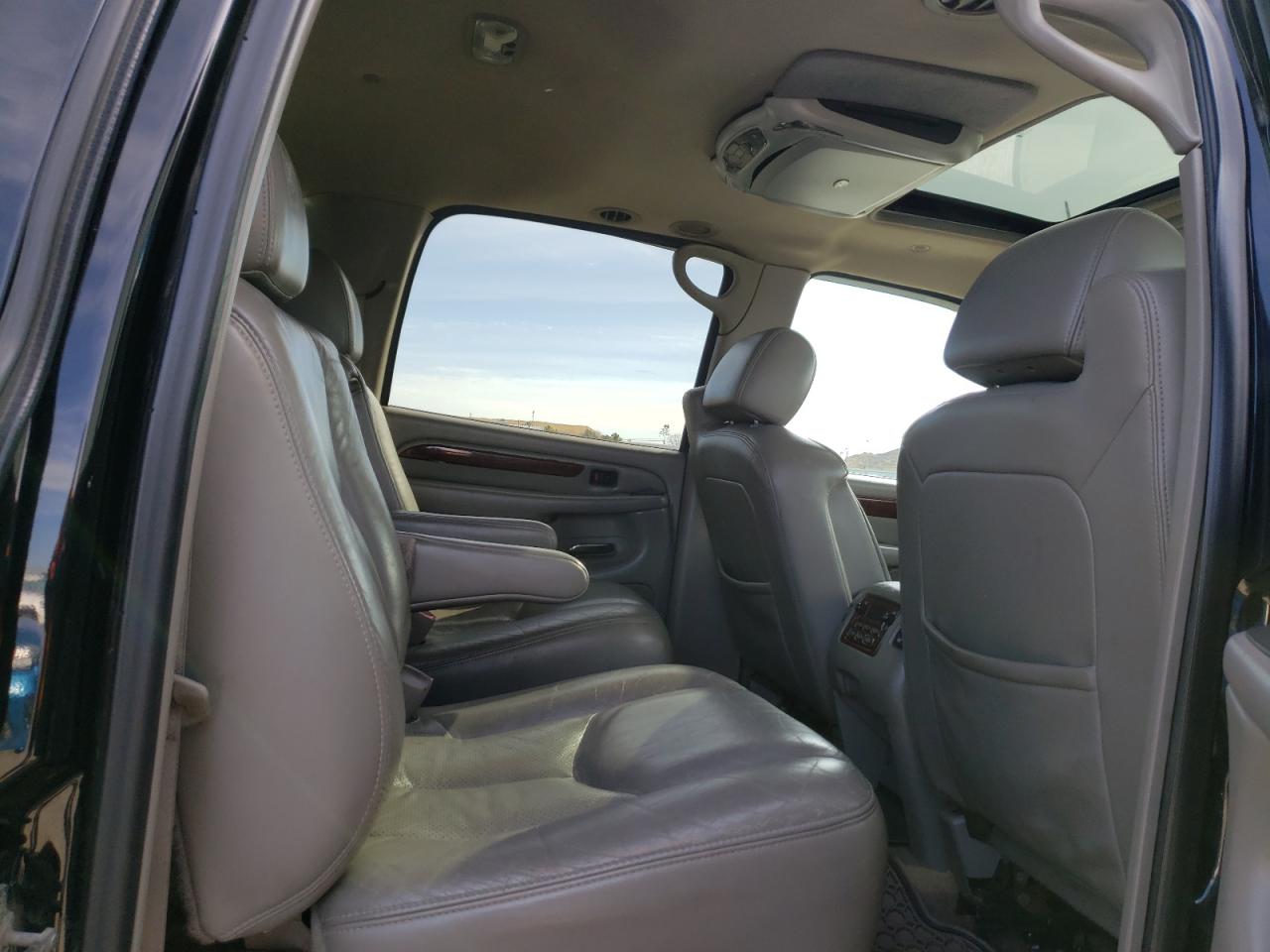 Photo 6 from auction – 2005 CADILLAC ESCALADE E with VIN 3GYFK66N75G224146