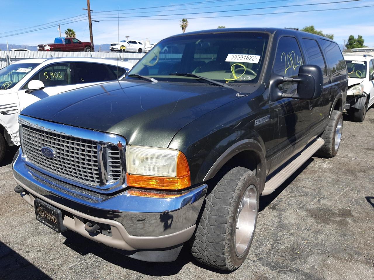 Photo 2 from auction – 2000 FORD EXCURSION with VIN 1FMNU43SXYEB85778