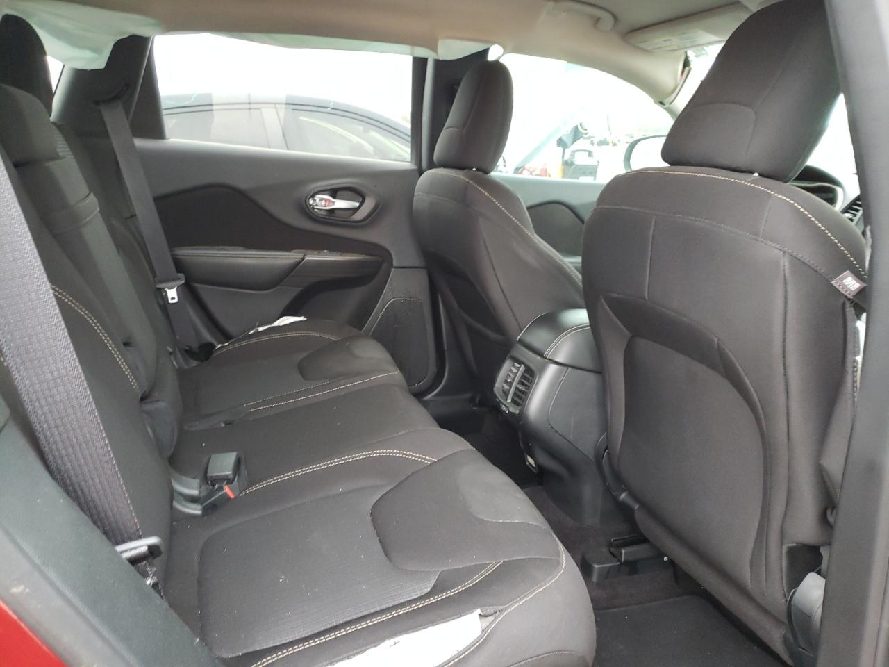 Photo 6 from auction – 2016 JEEP CHEROKEE L with VIN 1C4PJLCB4GW291944