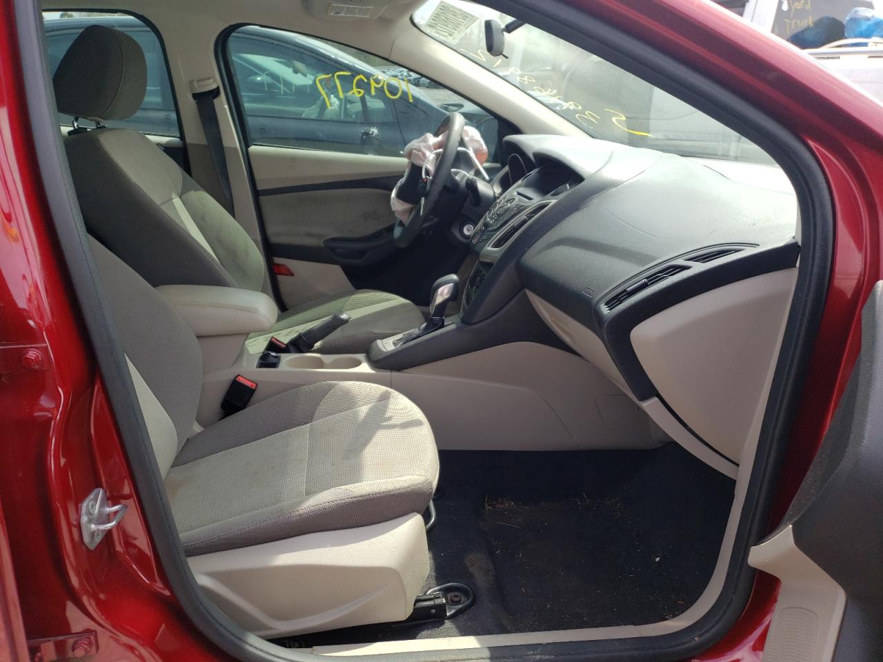 Photo 5 from auction – 2014 FORD FOCUS SE with VIN 1FADP3K22EL190490
